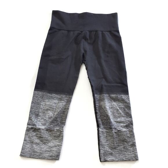 Lululemon | Seamlessly Street Crop Leggings - Picture 1 of 8